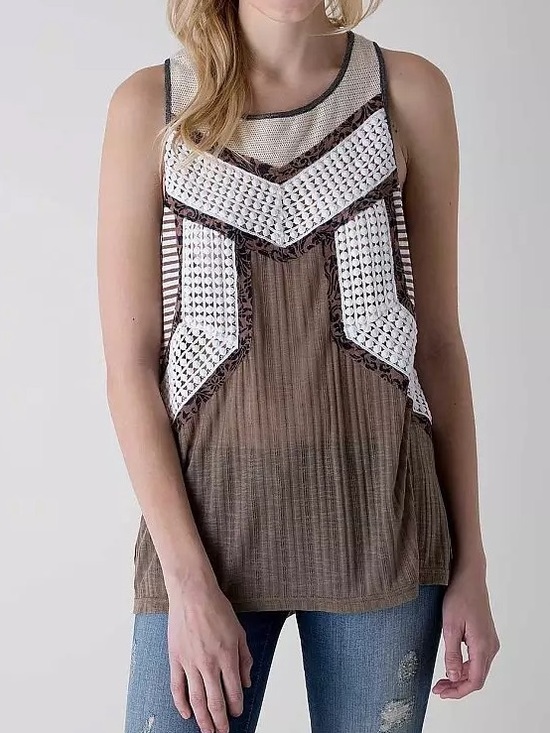 gimmicks by BKE Tops - Gimmicks by BKE “pieced” tank top size medium